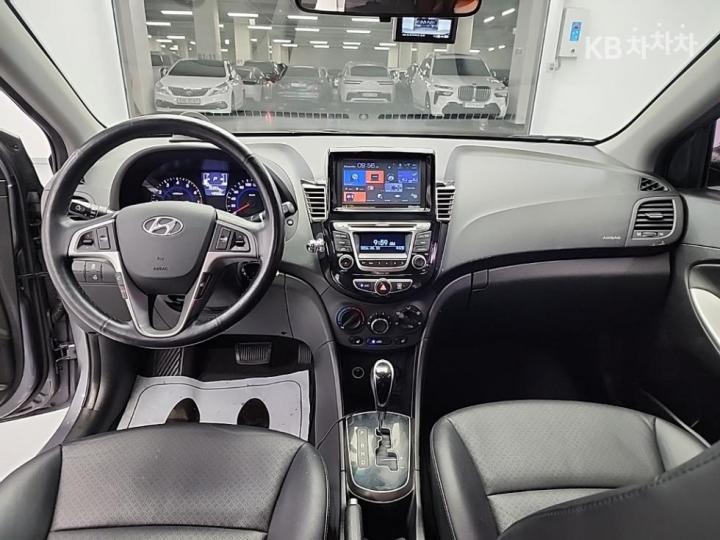 Hyundai Accent New 1.4 VVT Modern 8