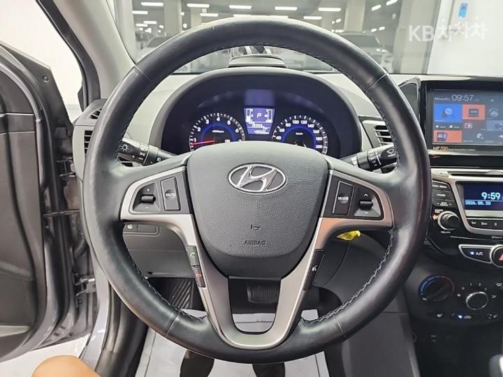 Hyundai Accent New 1.4 VVT Modern 10