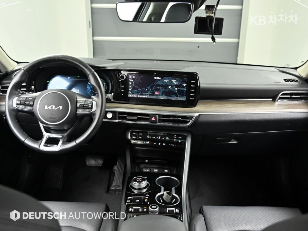 2022 - kia k5