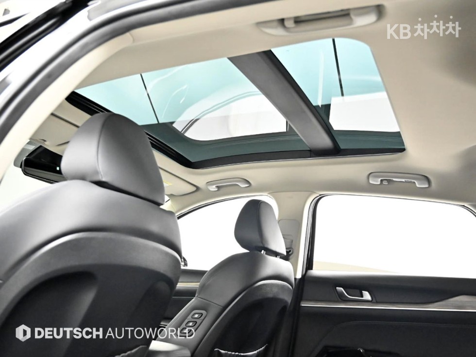 2022 - kia k5