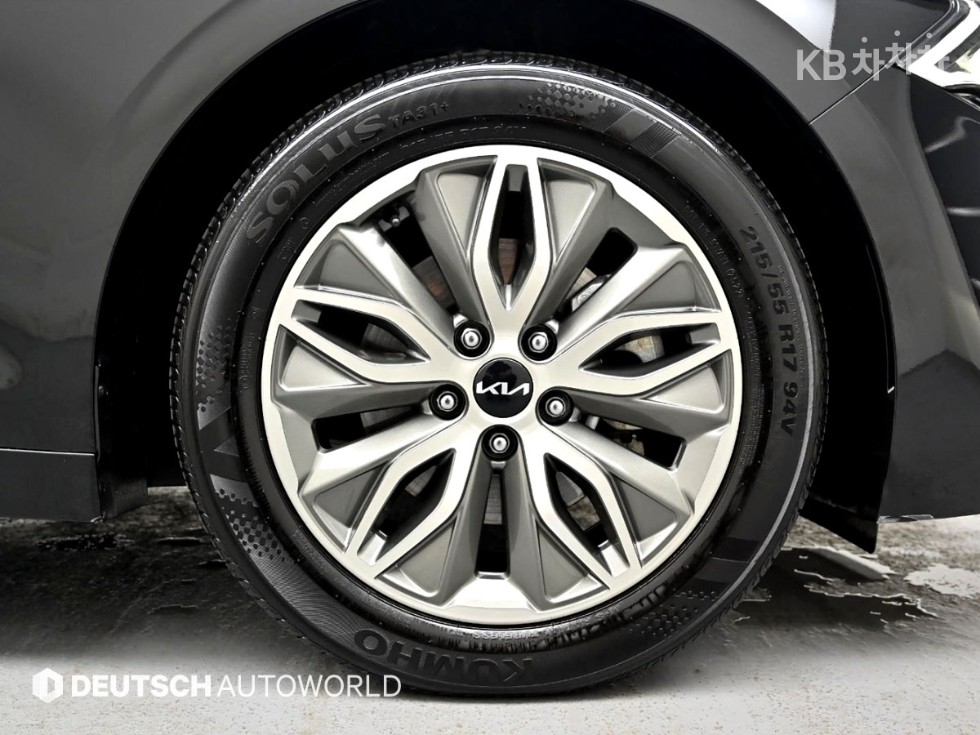 2022 - kia k5