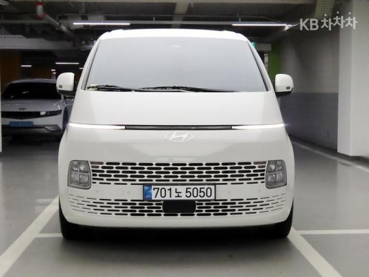 Hyundai Staria 3.5 LPG 투어러 11 — foto 1