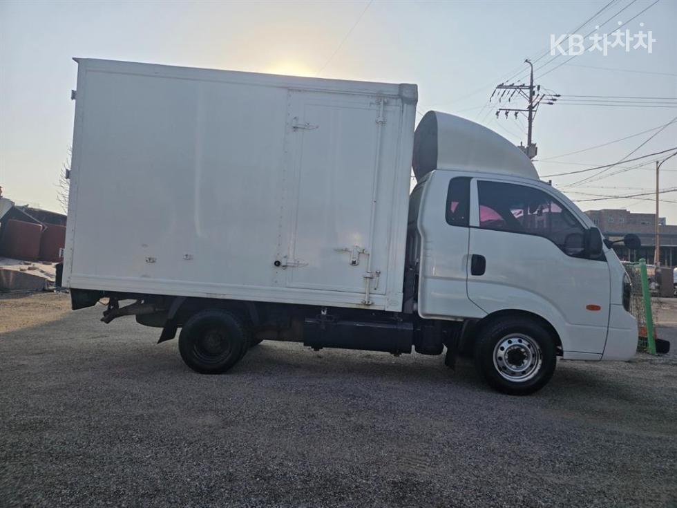2013 - kia bongo iii