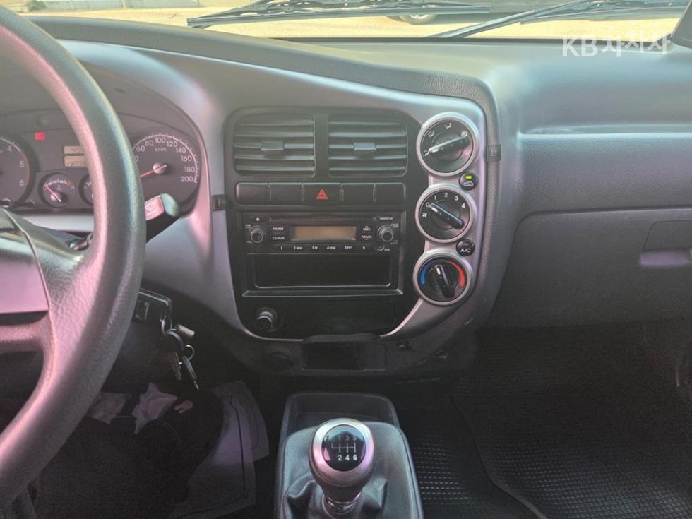 2013 - kia bongo iii