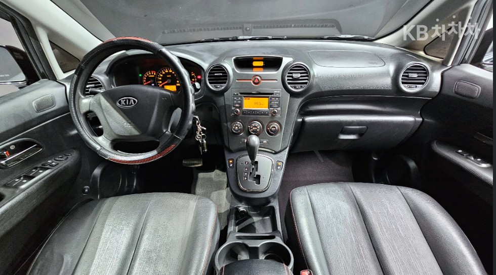 Kia Carens — miniaturë 7