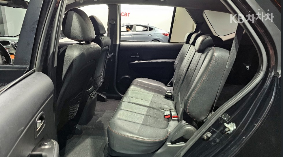Kia Carens — miniaturë 11