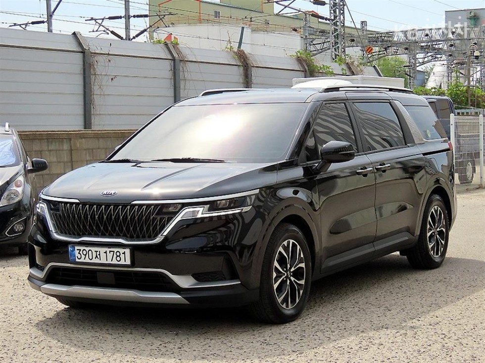 2021 - kia carnival