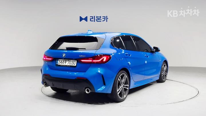 BMW 1 Series F40 120i M Sport 5