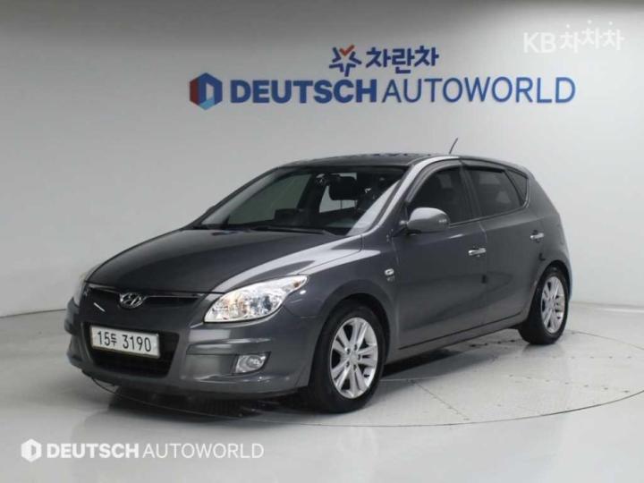 Hyundai i30 1.6 VGT Luxury 2