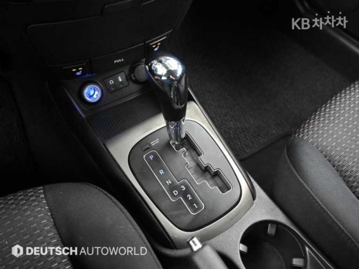 Hyundai i30 1.6 VGT Luxury 10