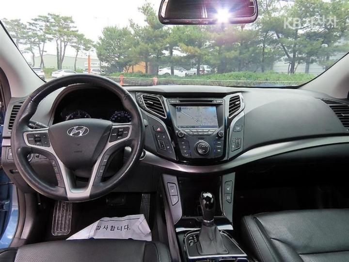 Hyundai i40 1.7 VGT MODERN 8