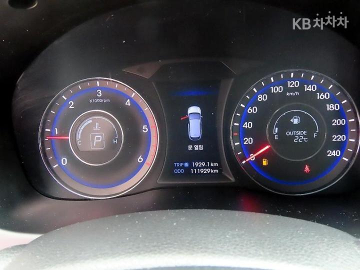 Hyundai i40 1.7 VGT MODERN 10