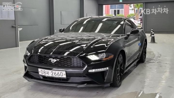 Ford Mustang Coupe Premium