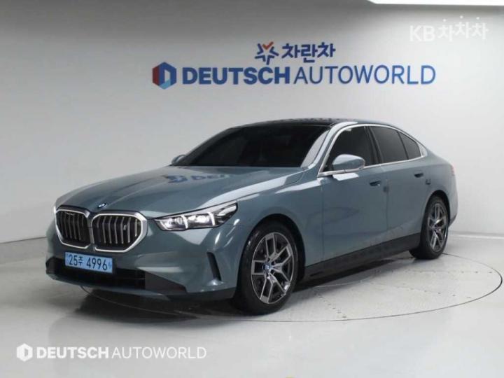 BMW i5 eDrive 40 Base Type