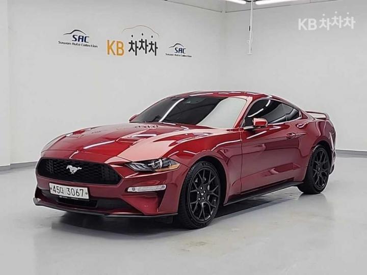 Ford Mustang Coupe