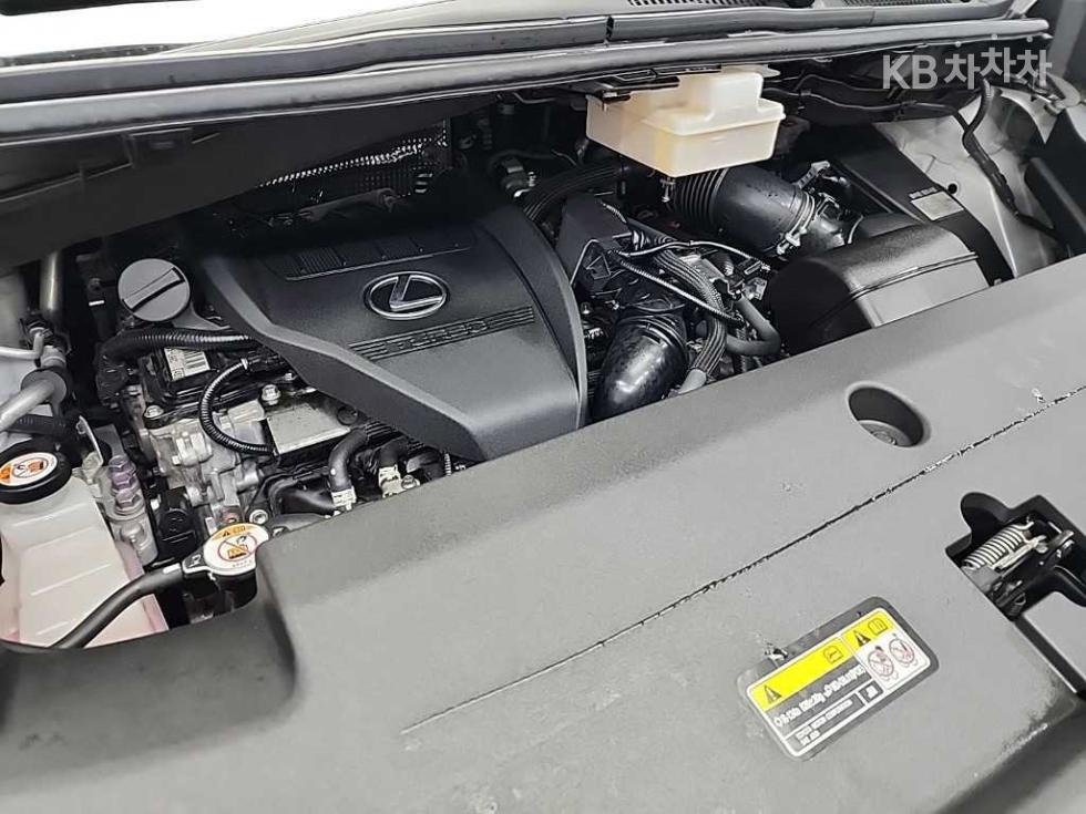 Lexus LM — miniaturë 5