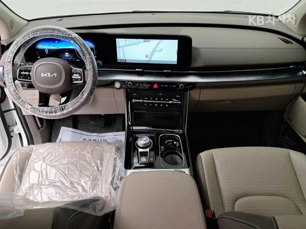 2023 - kia carnival