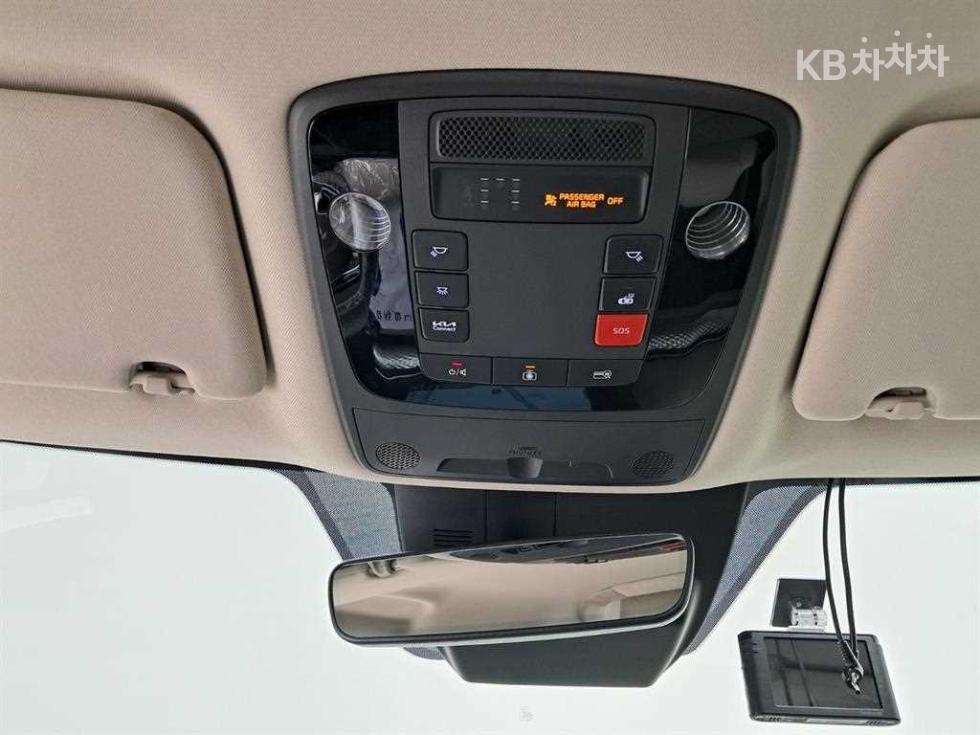 2023 - kia carnival
