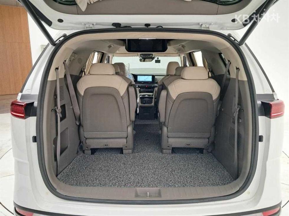 2023 - kia carnival