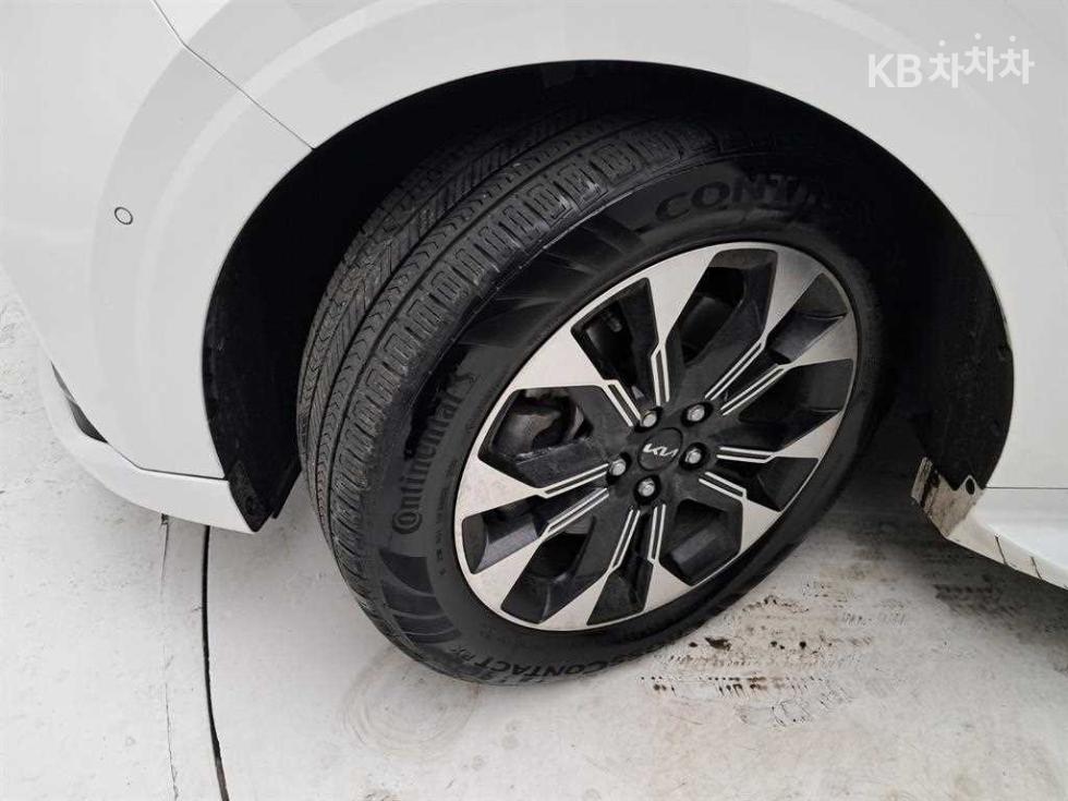 2023 - kia carnival