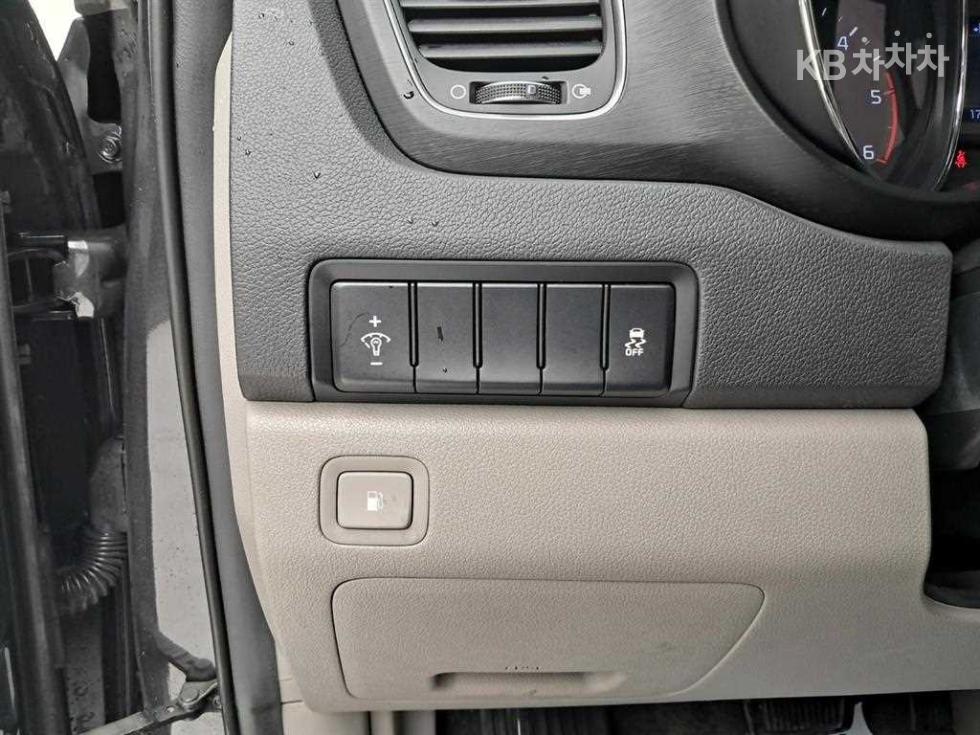2020 - kia carnival