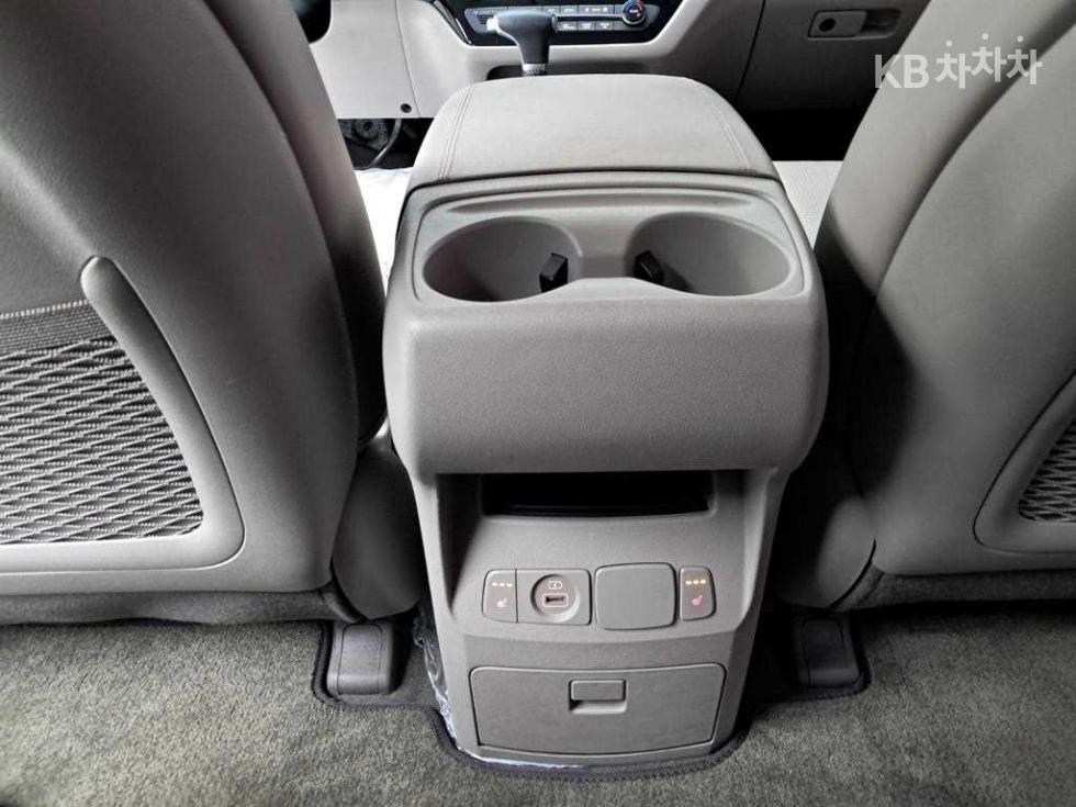 2020 - kia carnival