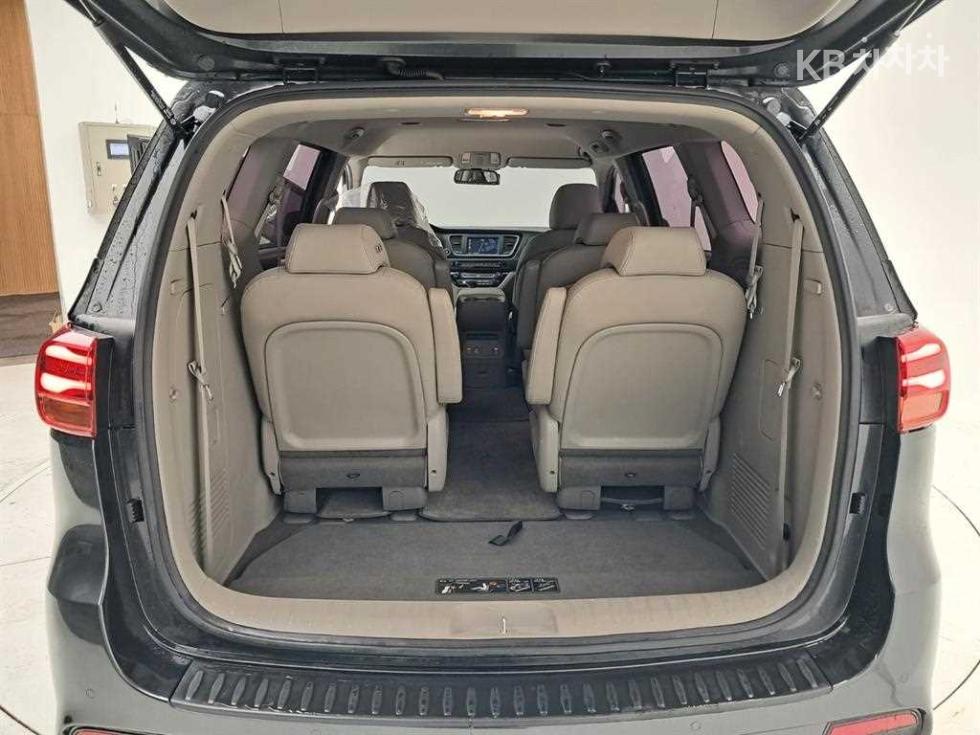 2020 - kia carnival