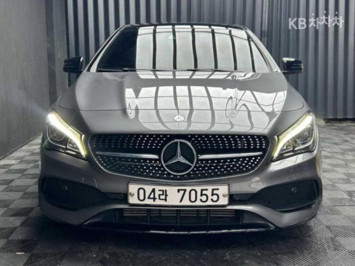 Mercedes-Benz CLA-Class CLA250 4Matic AMG Line