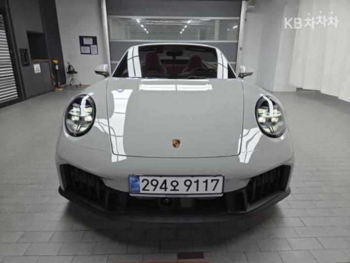 Porsche 911 Carrera 4 GTS Cabriolet — foto 1