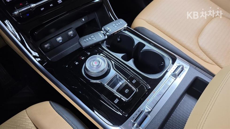 2023 - kia carnival