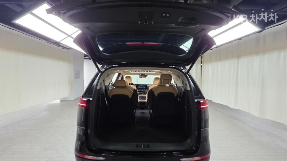 2023 - kia carnival