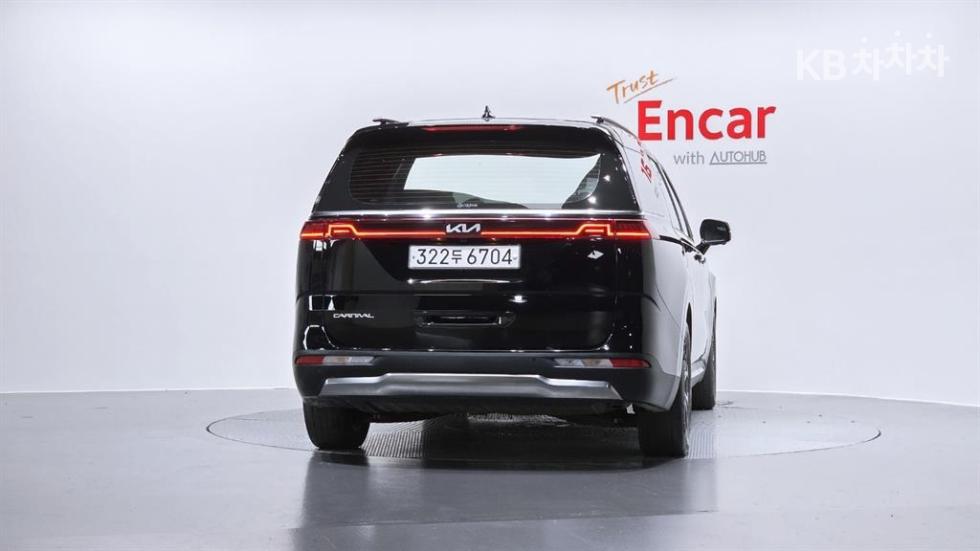 2023 - kia carnival