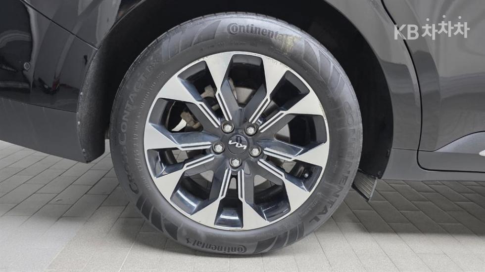 2023 - kia carnival