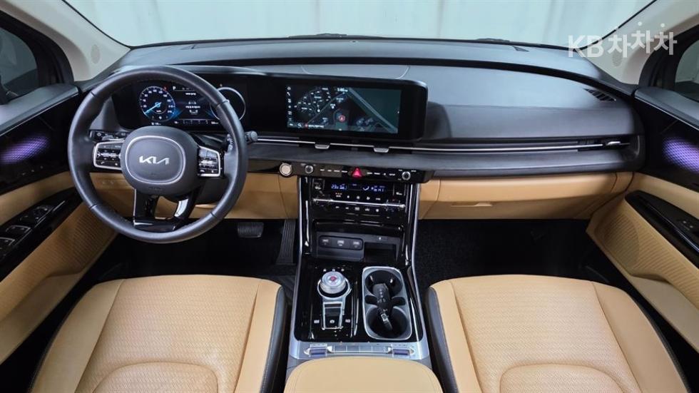 2023 - kia carnival