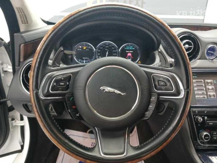Jaguar XJ 5.0 Premium Luxury LWB X351 10