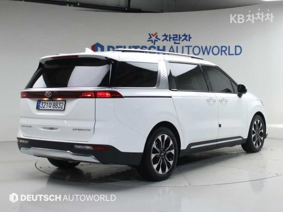2021 - kia carnival