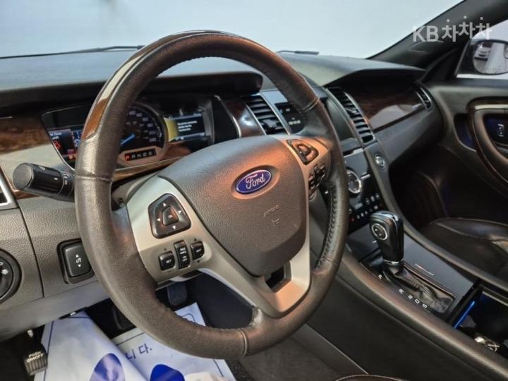 Ford Taurus New 2.0 Limited EcoBoost 10