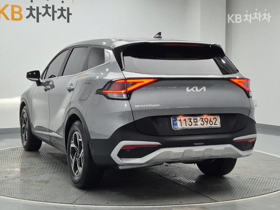2022 - kia sportage