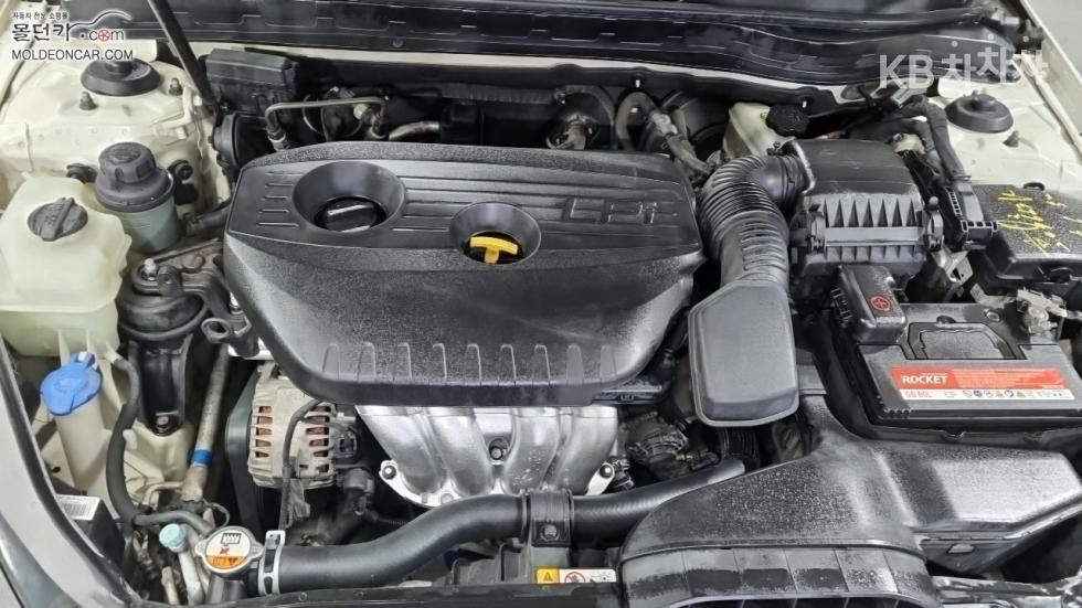 Kia K5 — miniaturë 8