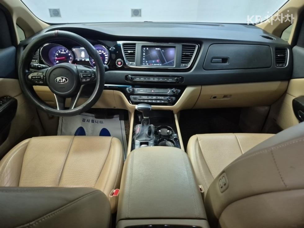 2019 - kia carnival