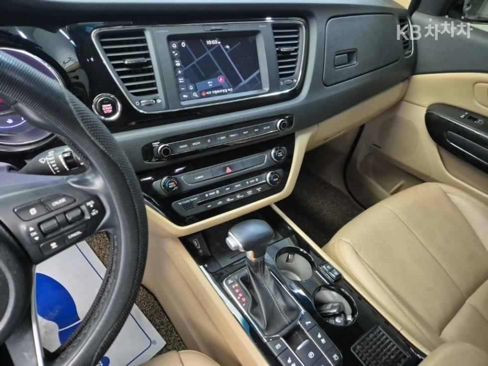2019 - kia carnival