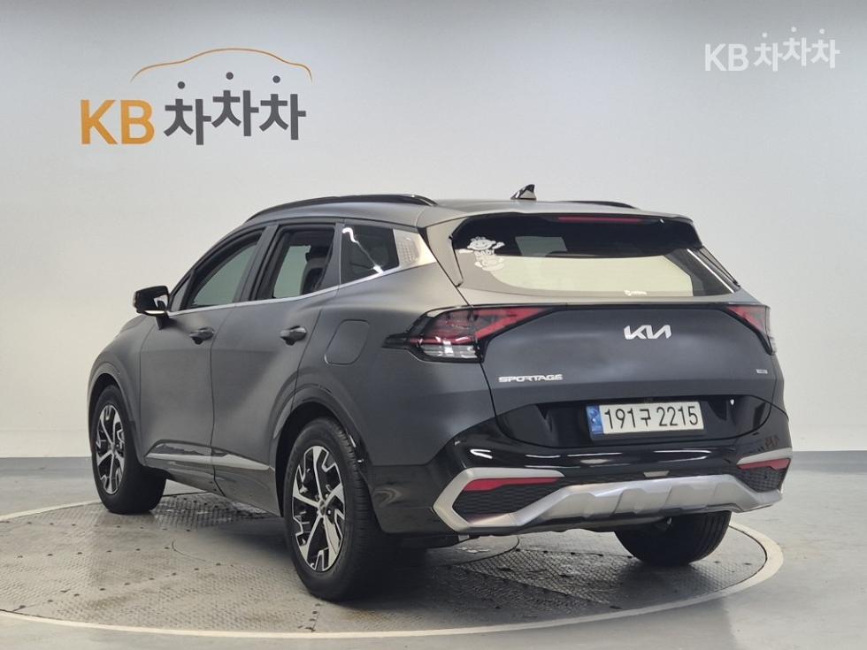 2023 - kia sportage