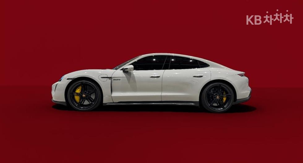 포르쉐 Taycan Turbo S