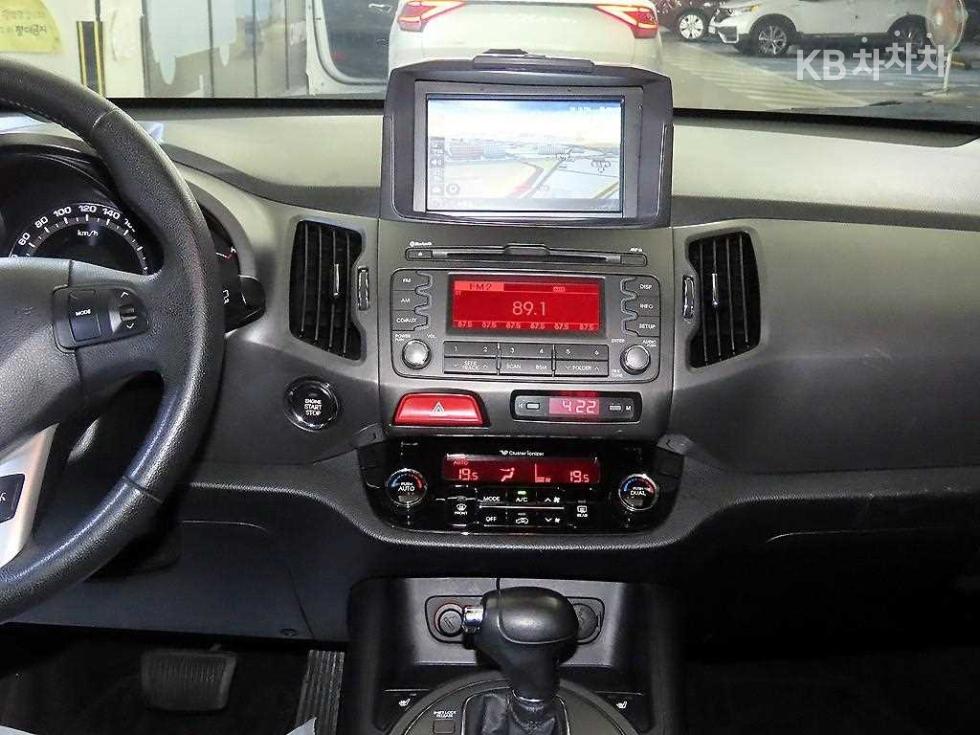 2011 - kia sportage