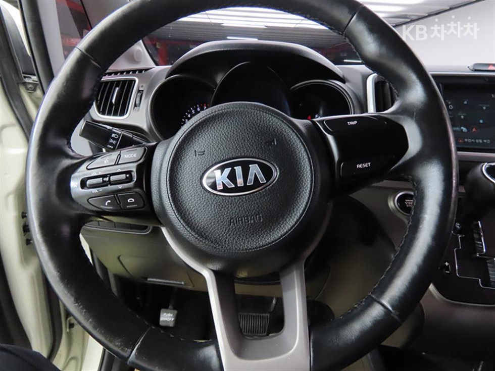 2018 - kia ray