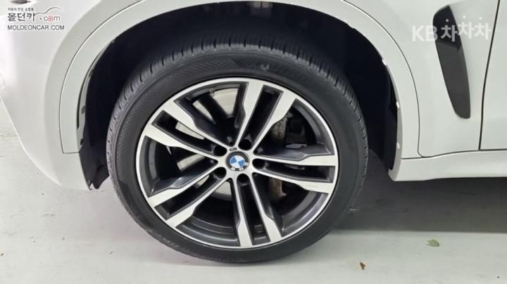 BMW X6 F16 M50d 7