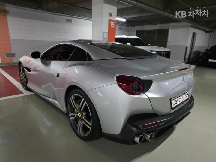 Ferrari Portofino 3.9 V8 7