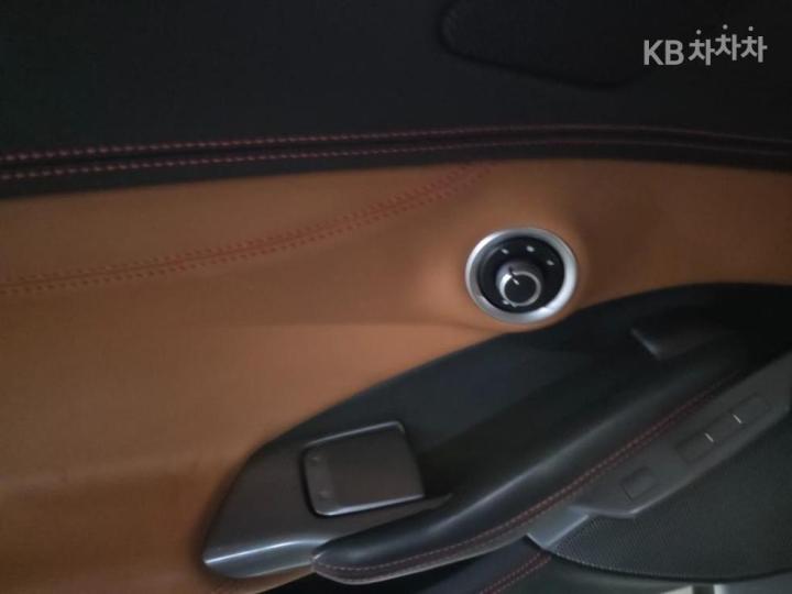 Ferrari Portofino 3.9 V8 9