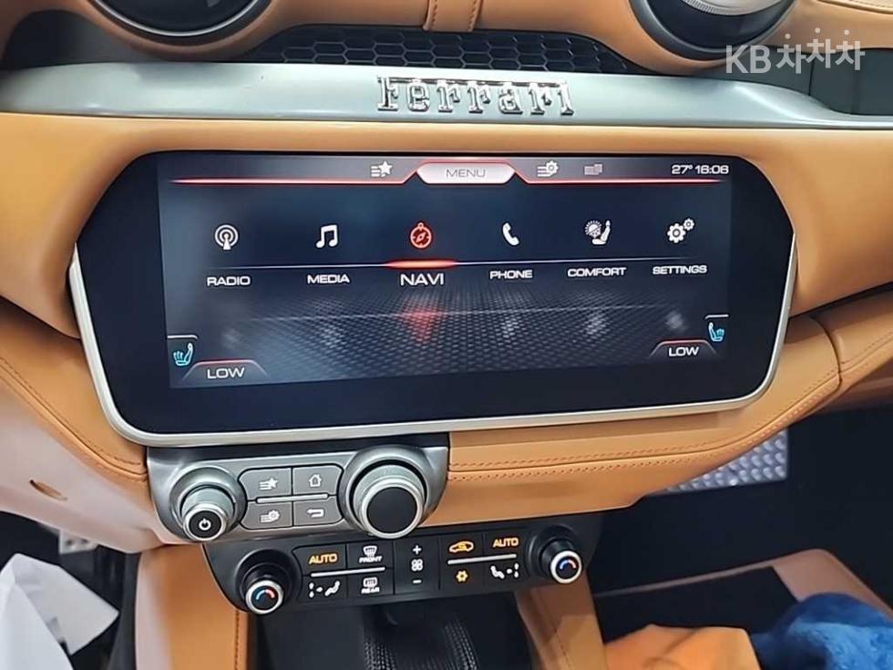 Ferrari Portofino — miniaturë 10