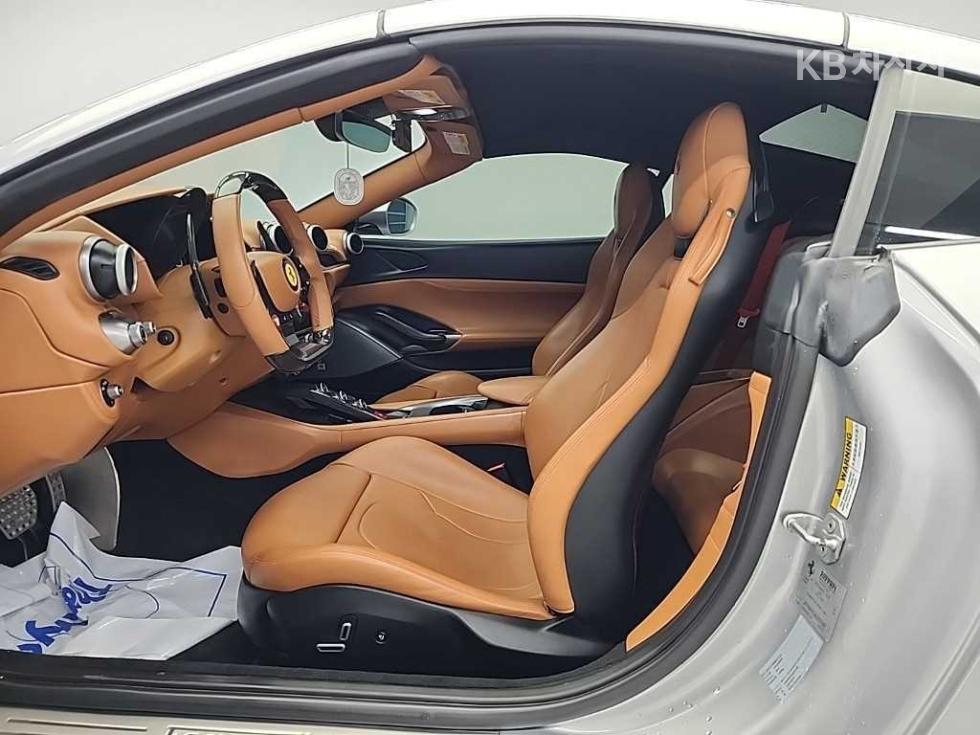 Ferrari Portofino — miniaturë 11